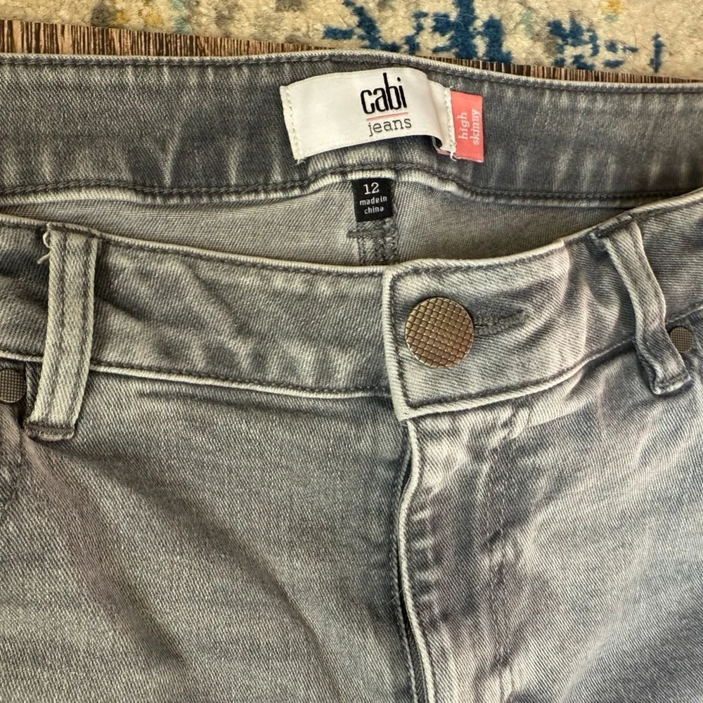 🔥CABI Women’s High Skinny Distressed Grey Jeans Grudge Cotton Blend Size 12 - Picture 4 of 8